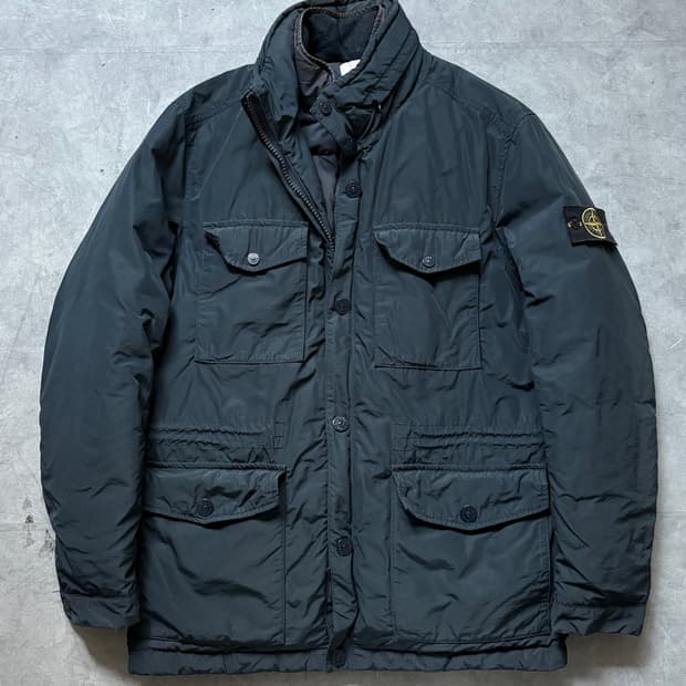 Stone-Island 스톤아일랜드 마이크로랩스 와펜 다운 자켓 