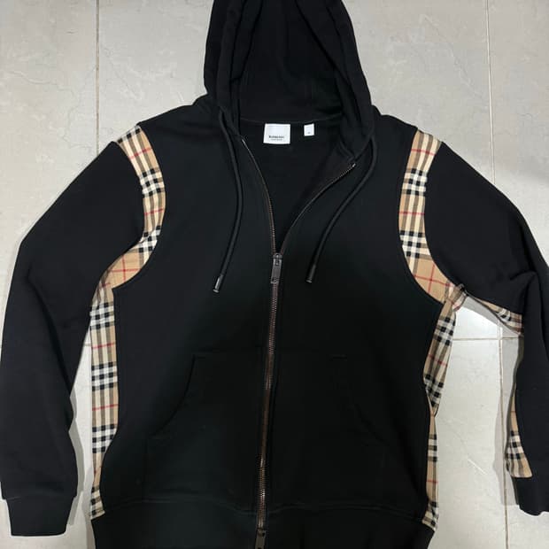 [당일출고,M사이즈] 버버리 노바체크 후드집업