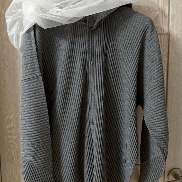 옴므플리세 헤더플리츠 후디점퍼 3 (새상품)