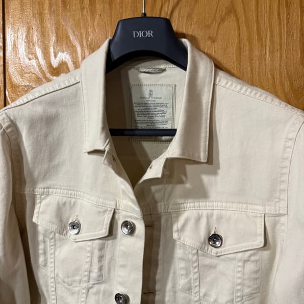 브루넬로 쿠치넬리 화이트 트러커 데님 자켓 