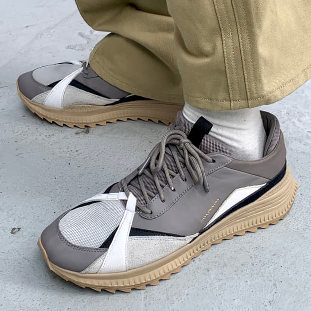 한 코펜하겐 x 푸마 스니커즈