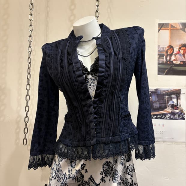 오리엔탈 플라워 자수 레이스 절개 디테일 네이비 자켓