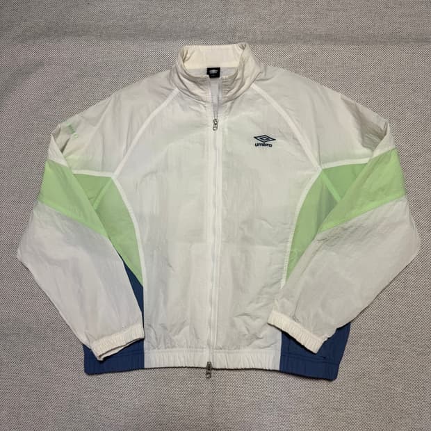 엄브로 빅로고 바람막이 자켓