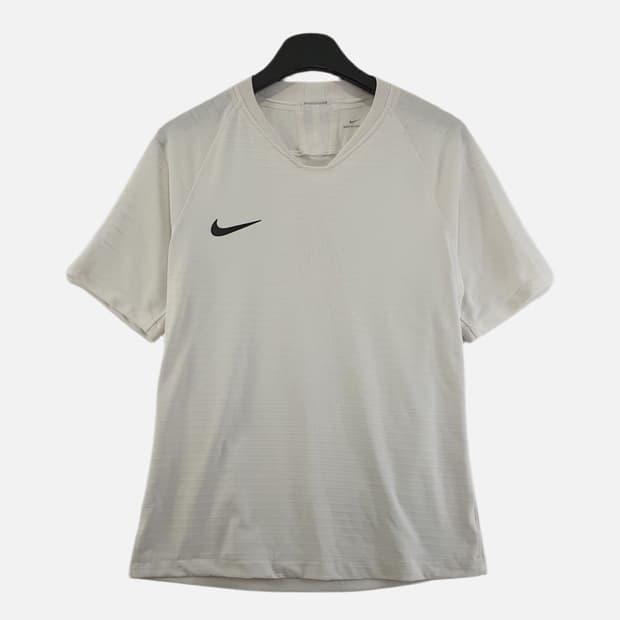 나이키 화이트 남자 S 반팔티 O1744