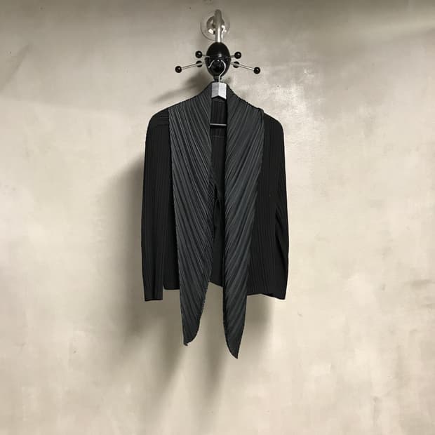이세이 미야케 플리츠 자켓 블랙 2(W)