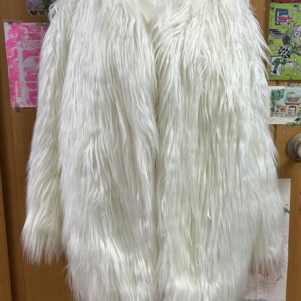 화이트 퍼코트💫💫