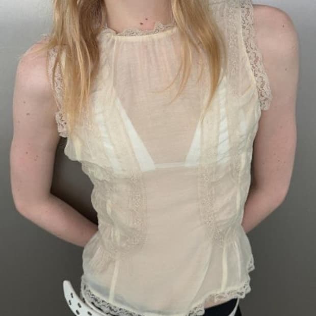 자라 레이스 라인 버튼 나시 + 볼륨 스카프 미디 스커트