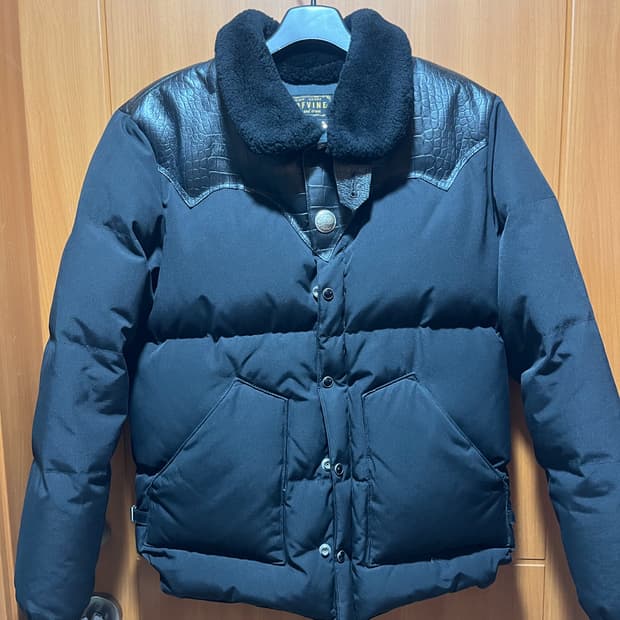 디아프바인 록키 레더 판넬 다운 자켓 무스탕 패딩