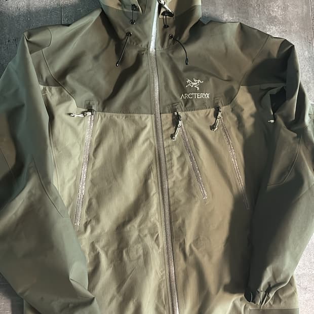 (유일 매물)아크테릭스 세타 1세대 ar 카키 바람막이 자켓