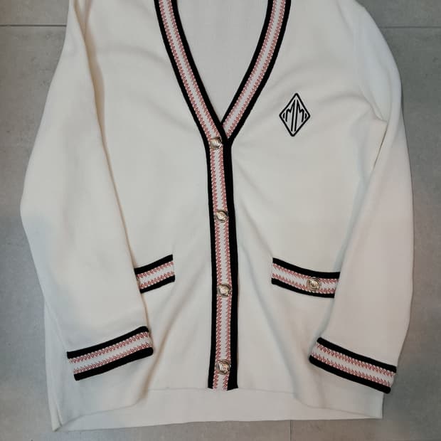 마쥬 아이보리 트리밍 가디건 1사이즈