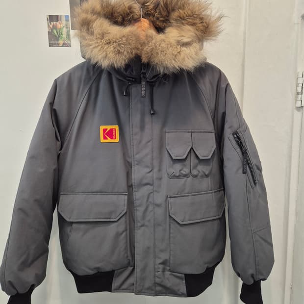 코닥의 따뜻한 회색 다운 패딩 90
