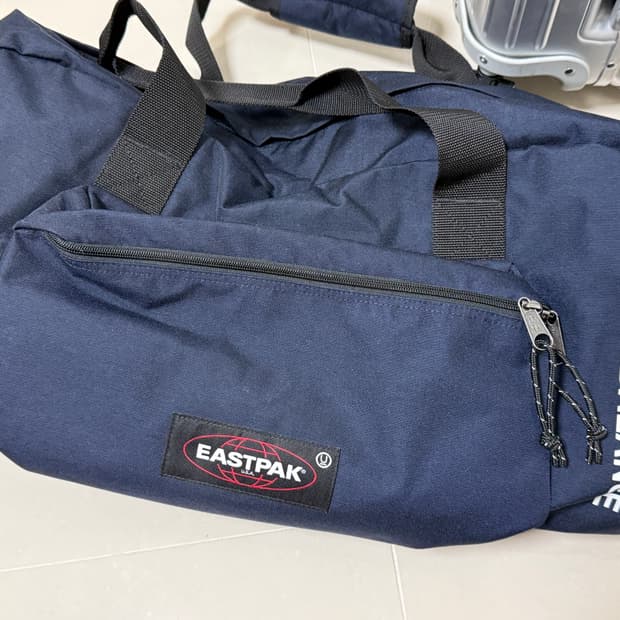 이스트팩 언더커버 콜라보 더플백