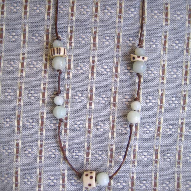 blue cheese necklace 블루 치즈 목걸이