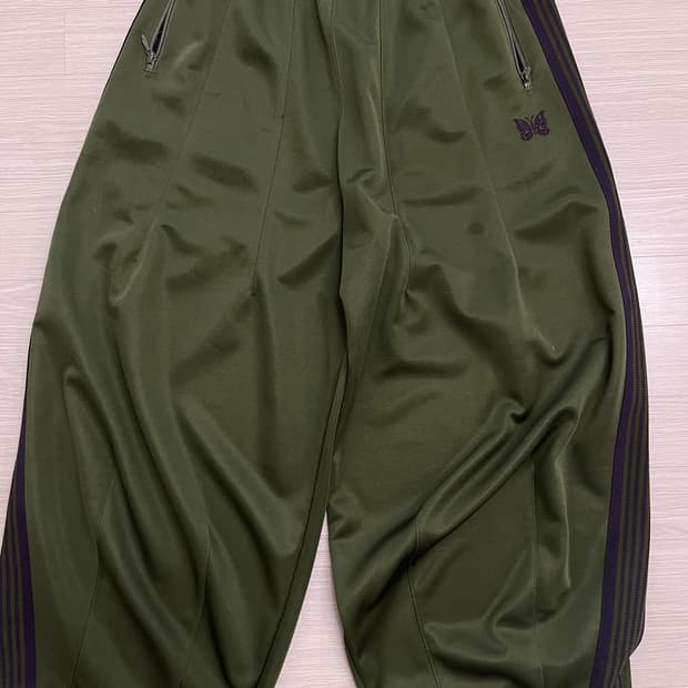 니들스 HD 트랙팬츠 올리브 M