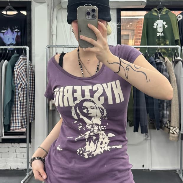 히스테릭 글래머 히스걸 퍼플 반팔티