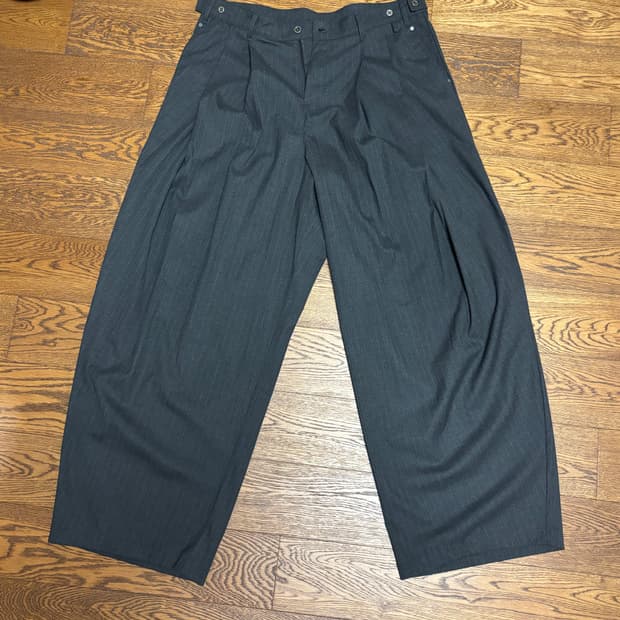 디미트리블랙 투턱 와이드슬랙스 스트라이프 차콜 3사이즈 (34)