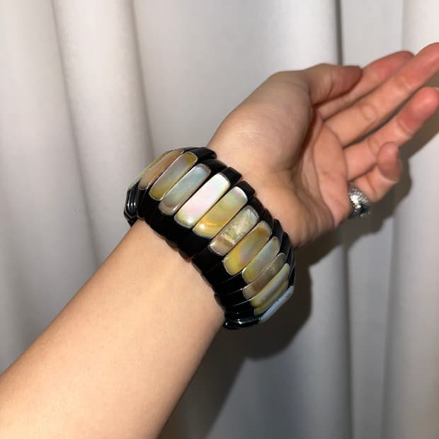 Vintage mother-of-pearl band bracelet
