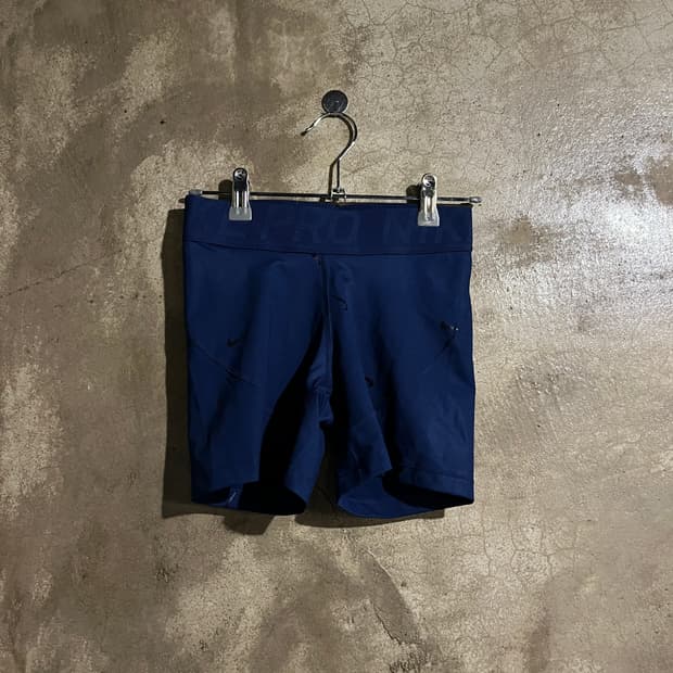 나이키 프로 여성 바이커 쇼츠