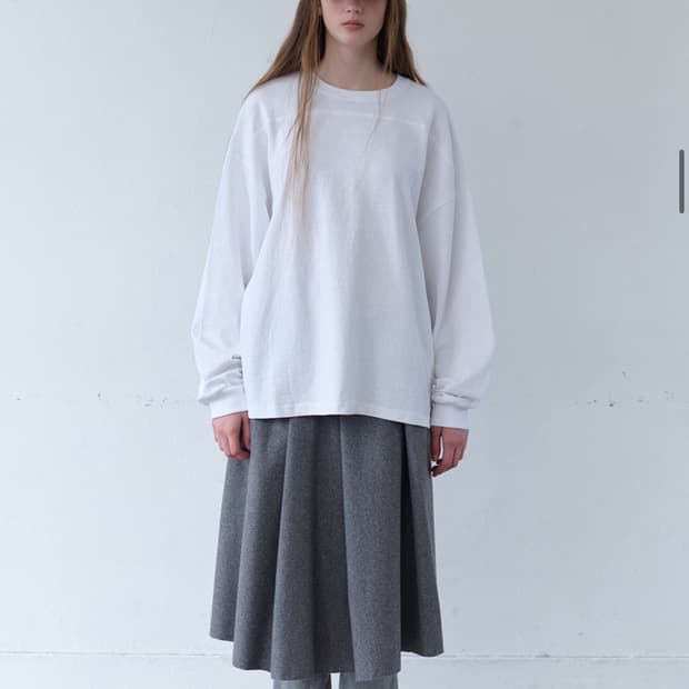 (새상품)포에토 롱슬리브 화이트 품절상품