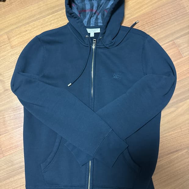 버버리 후드집업 금장