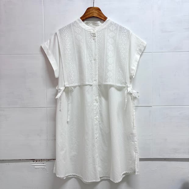 Coral 화이트 네트 베스트 레이어드 리본 롱 블라우스  JPN 