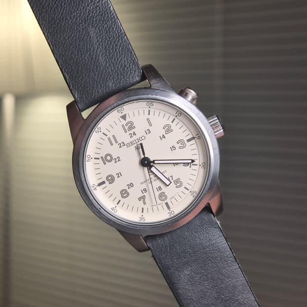 90's Seiko ags 충전식 쿼츠 필드워치