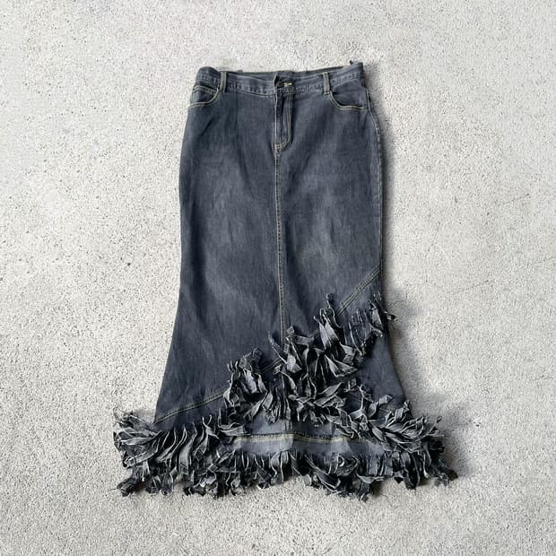 Grey fringe hem denim long skirt