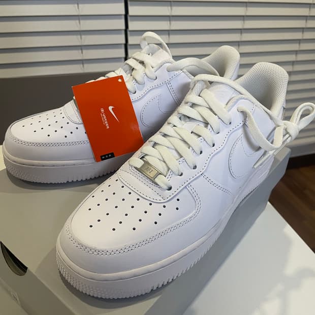 나이키 에어포스 1 07 새제품