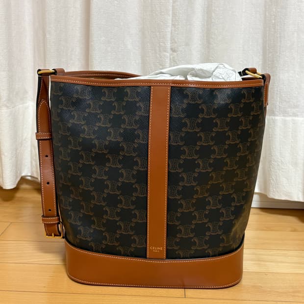 Celine 셀린느 트리옹프 캔버스 버킷 미디엄