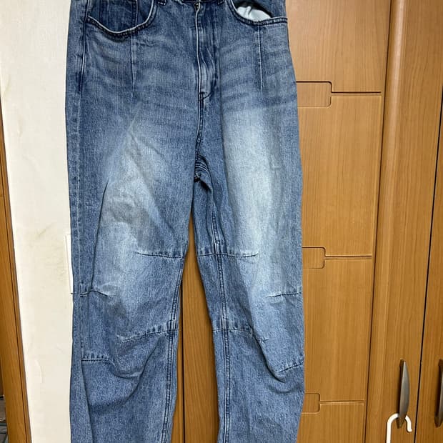 999휴머니티 핀턱 데님 바지