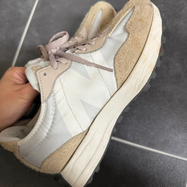 뉴발란스 327 235사이즈