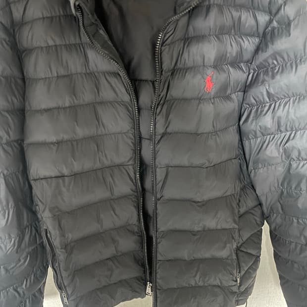 폴로 경량패딩