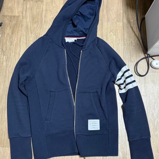 톰브라운 후드집업 2사이즈 네이비