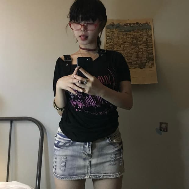 Lazy Daisy 레이지데이지 고스펑크 락 버클 티
