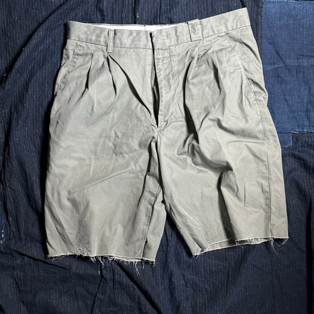 90-00‘s 입생로랑 푸어 옴므 투턱 컷오프 치노 쇼츠 32