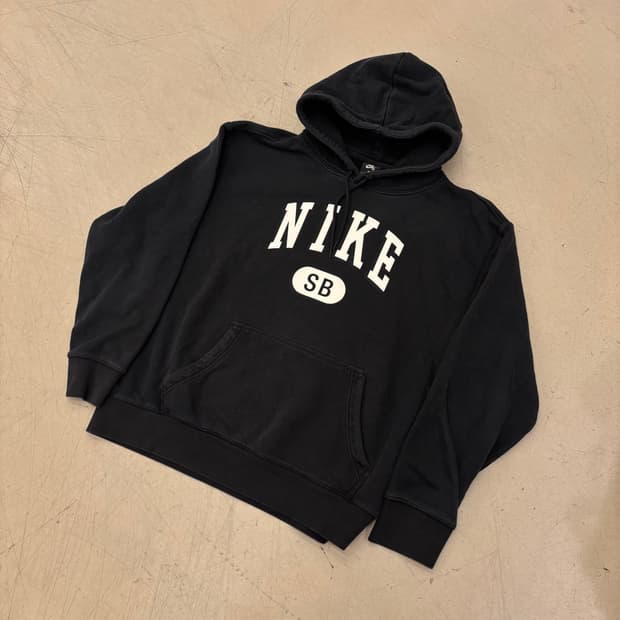 나이키 SB 빅로고 블랙 후드티