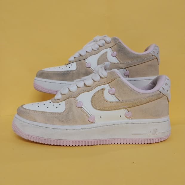 여성 나이키 에어포스1 발렌타인데이 핑크 폼 운동화 (235)