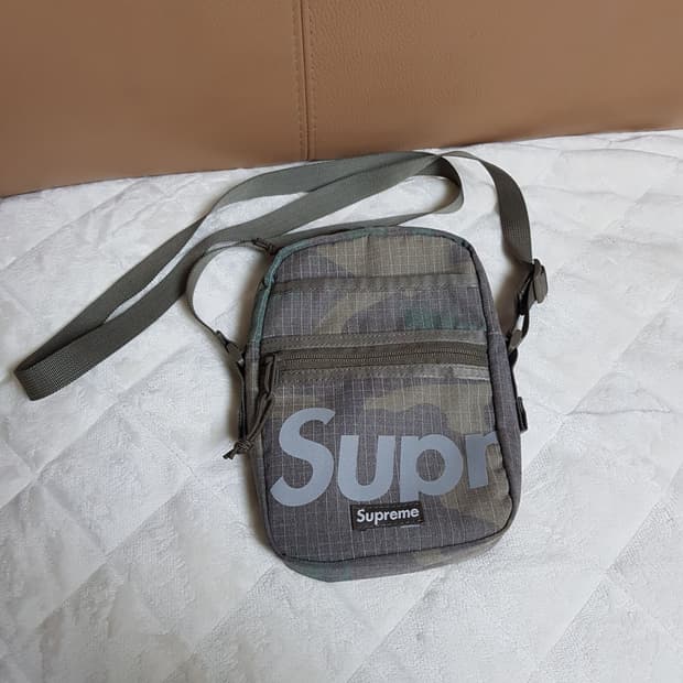슈프림 숄더백 크로스백 우드랜드 카모 24SS