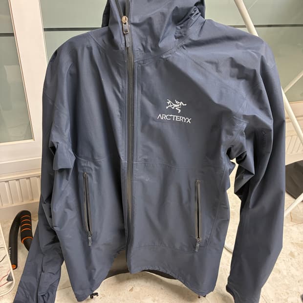 아크테릭스 제타sl 고어텍스 네이비 m사이즈