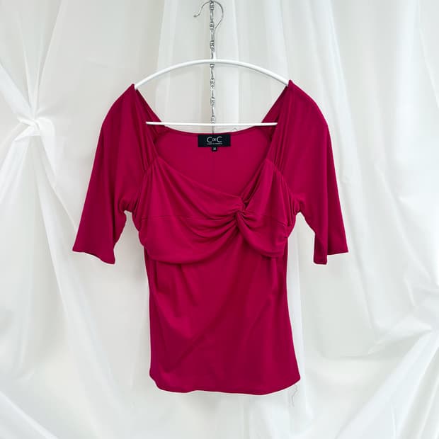 C DE C magenta unique twist top