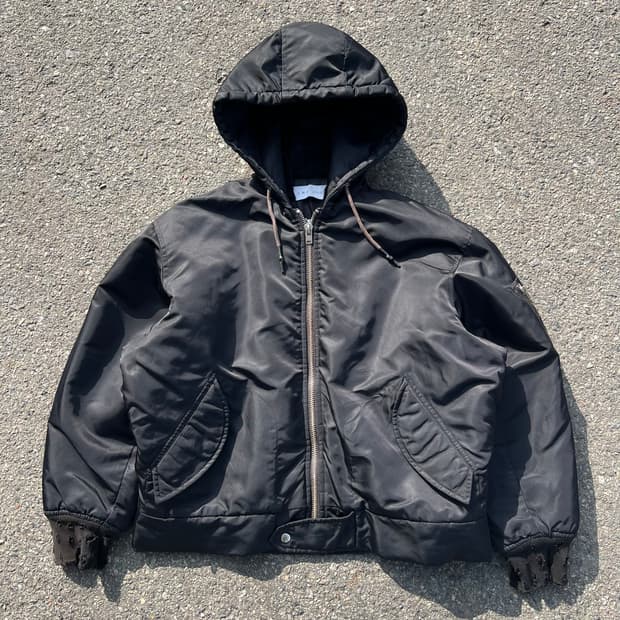 Iro 데미지 후디드 MA-1 플라이트 자켓