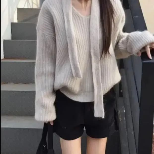 히어비포 타이 니트