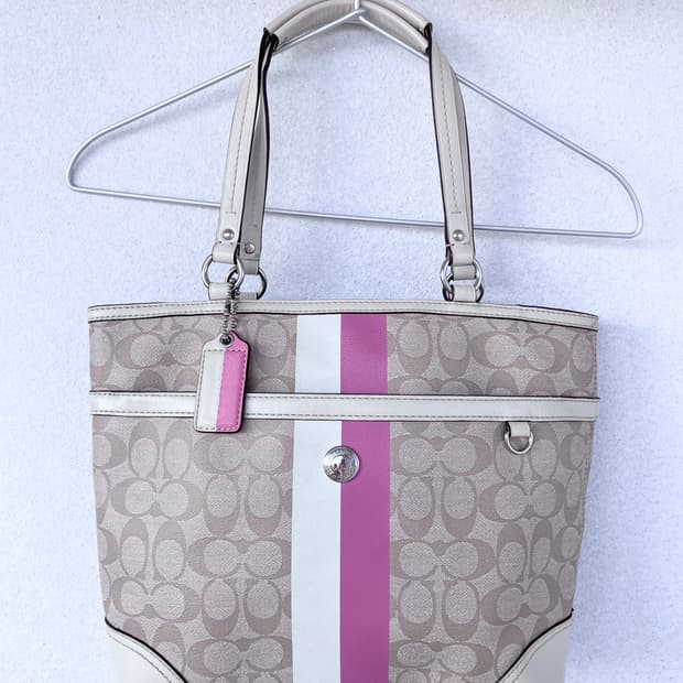 코치 시그니처 캔버스 핑크