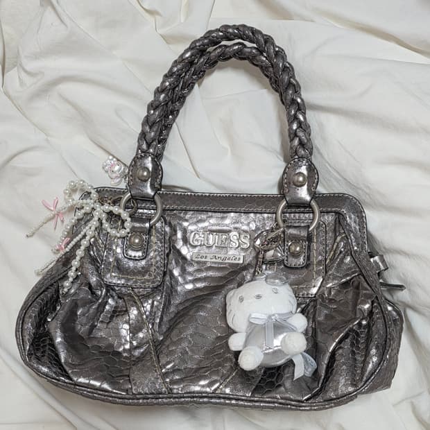 빈티지 Guess 게스 실버 메탈 레더 숄더백 y2k 오네갸루