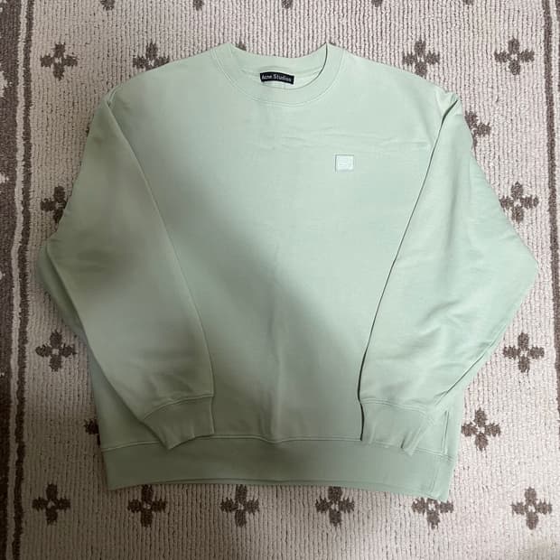 아크네스튜디오 맨투맨