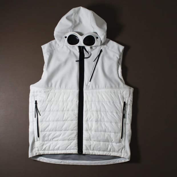 C.P. Company 고글 후드 패딩 베스트 