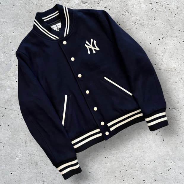 [S] 47브랜드 x 스포티앤리치 네이비 스타디움 비시티 자켓 D59