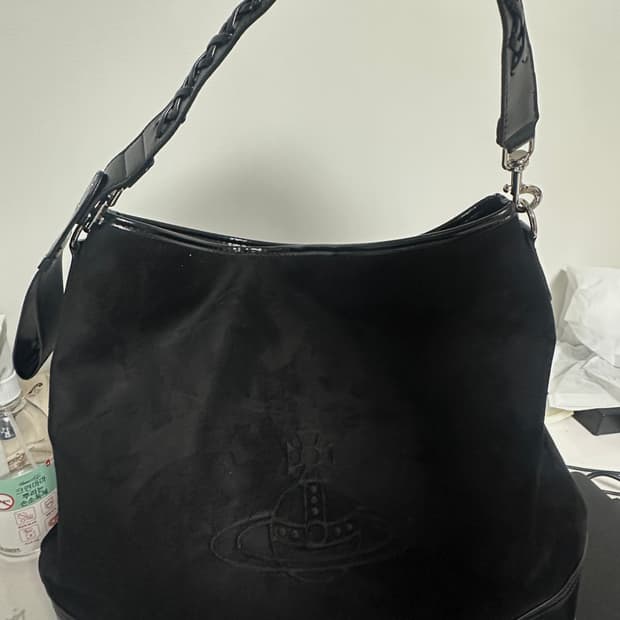 비비안웨스트우드 블랙 스웨이드 호보백