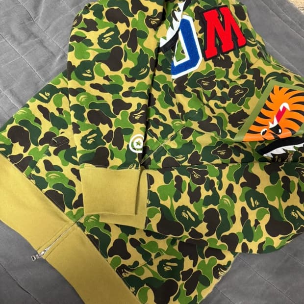 (정품) 베이프 ABC 카모 샤크 풀 집 후드 그린 S
