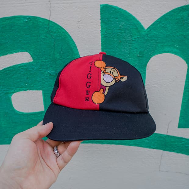디즈니 Tigger Red Black 캡